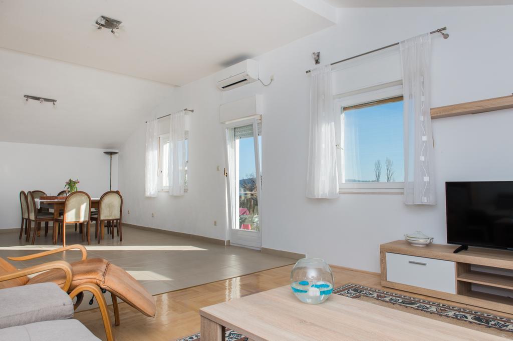 Apartment Rose Kastela